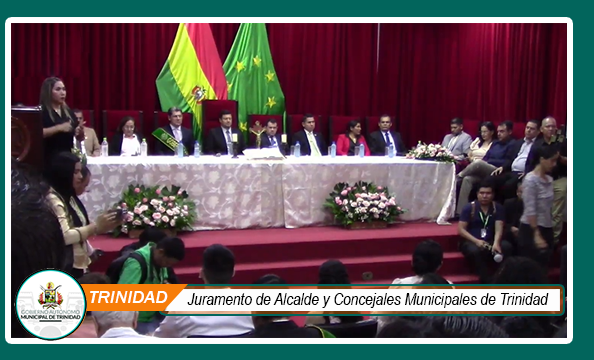 EN EL SALÓN ROJO “PANTALEÓN DALENCE”, AUTORIDADES MUNICIPALES DE TRINIDAD PRESTAN JURAMENTO PARA INICIAR NUEVA GESTIÓN